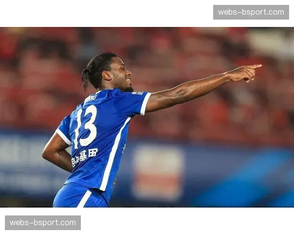 武汉三镇官方宣布,前锋马尔康训练中大腿肌肉拉伤,将缺阵四周 武汉三镇官方宣布,前锋马尔康训练中大腿肌肉拉伤,将缺阵四周